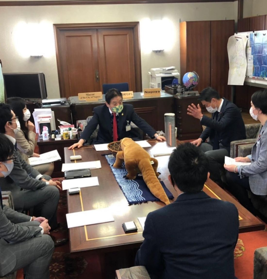 市長室での意見交換の様子