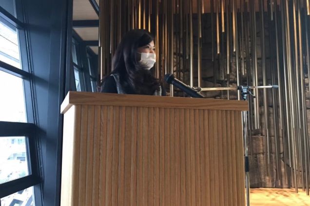 演台で話す登壇者